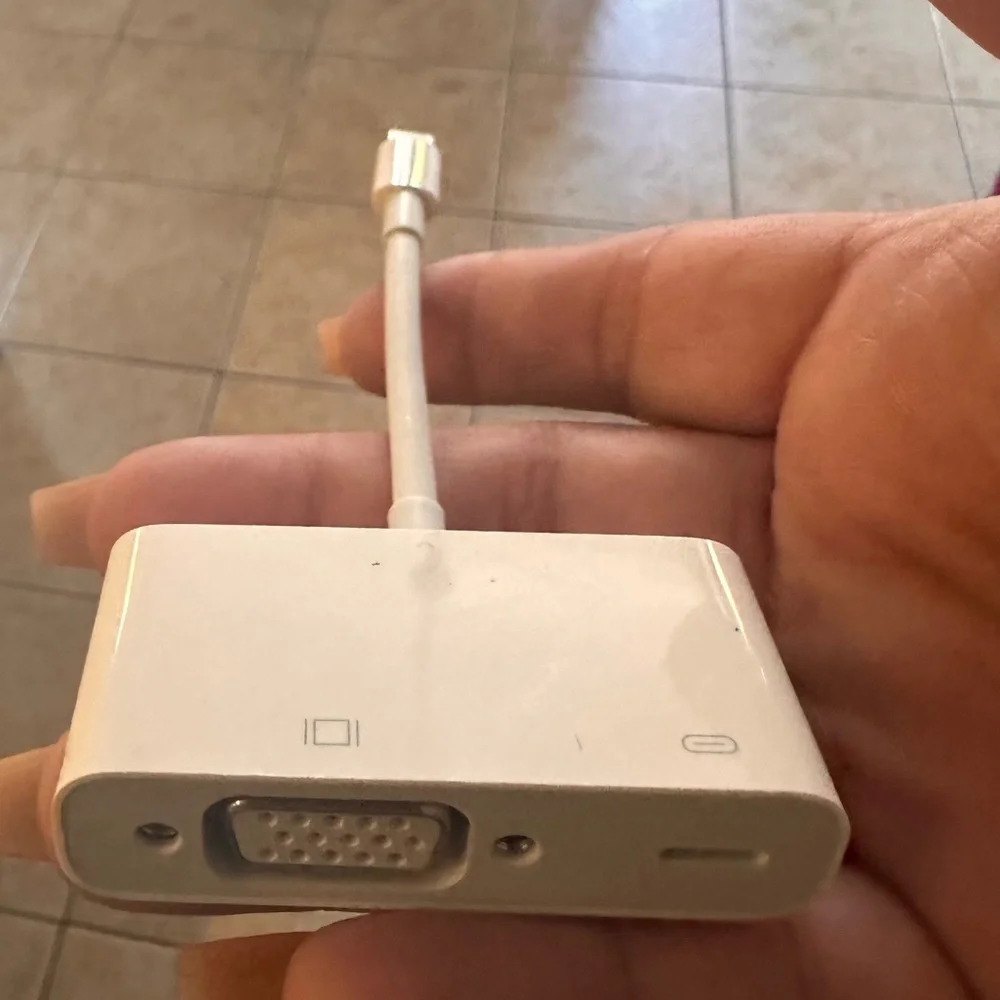 Apple Lightning to VGA Adapter